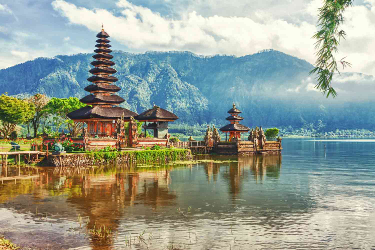 7 Beautiful Yoga Retreats in Bali (2024)