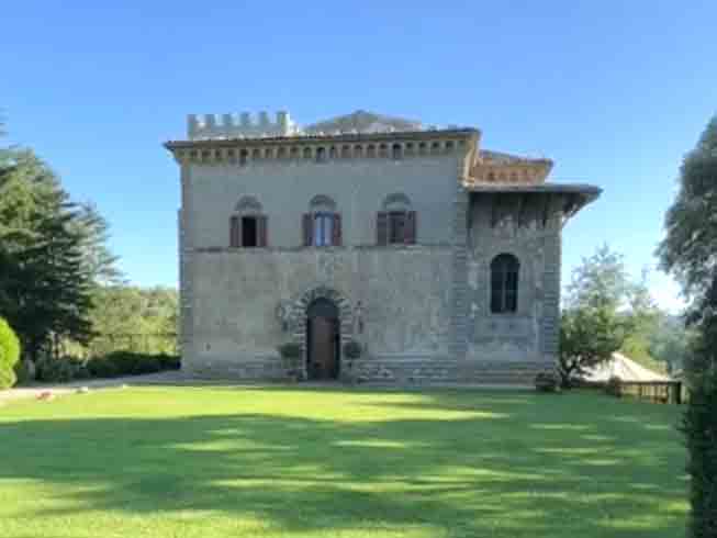 Santa Cristina Castle yoga retreats in Italy