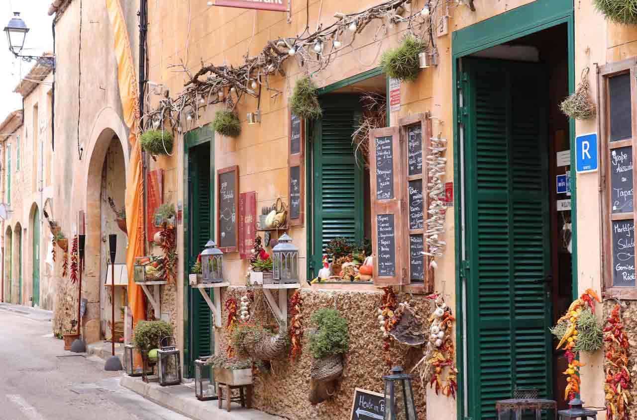 Pretty street in Mallorca